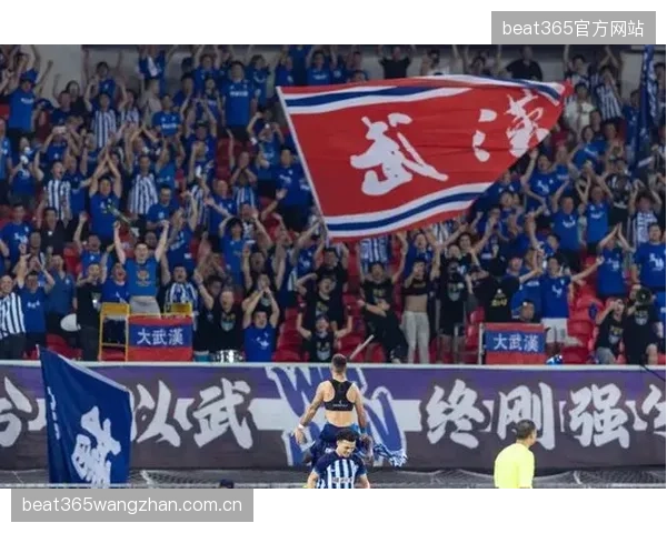 武汉三镇保级希望仍在——从“逆袭”到“逆生长”，让希望在每个角落燃烧